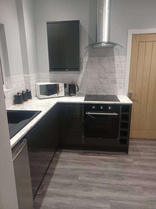 Beautiful Masons Hideaway Studio Apartment Bridgend  Exterior foto